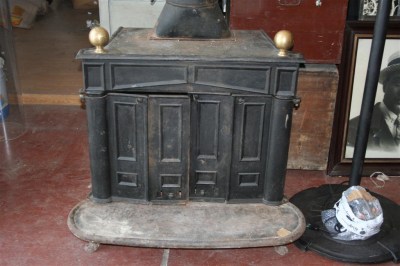 Stufa parigina in ghisa